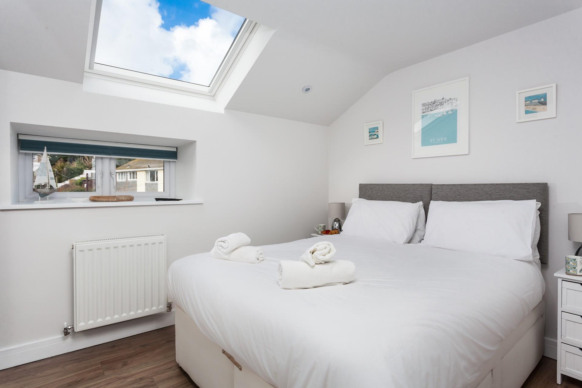 The king size bed can conveniently be made into twins, making it ideal for both couples and friends sharing.