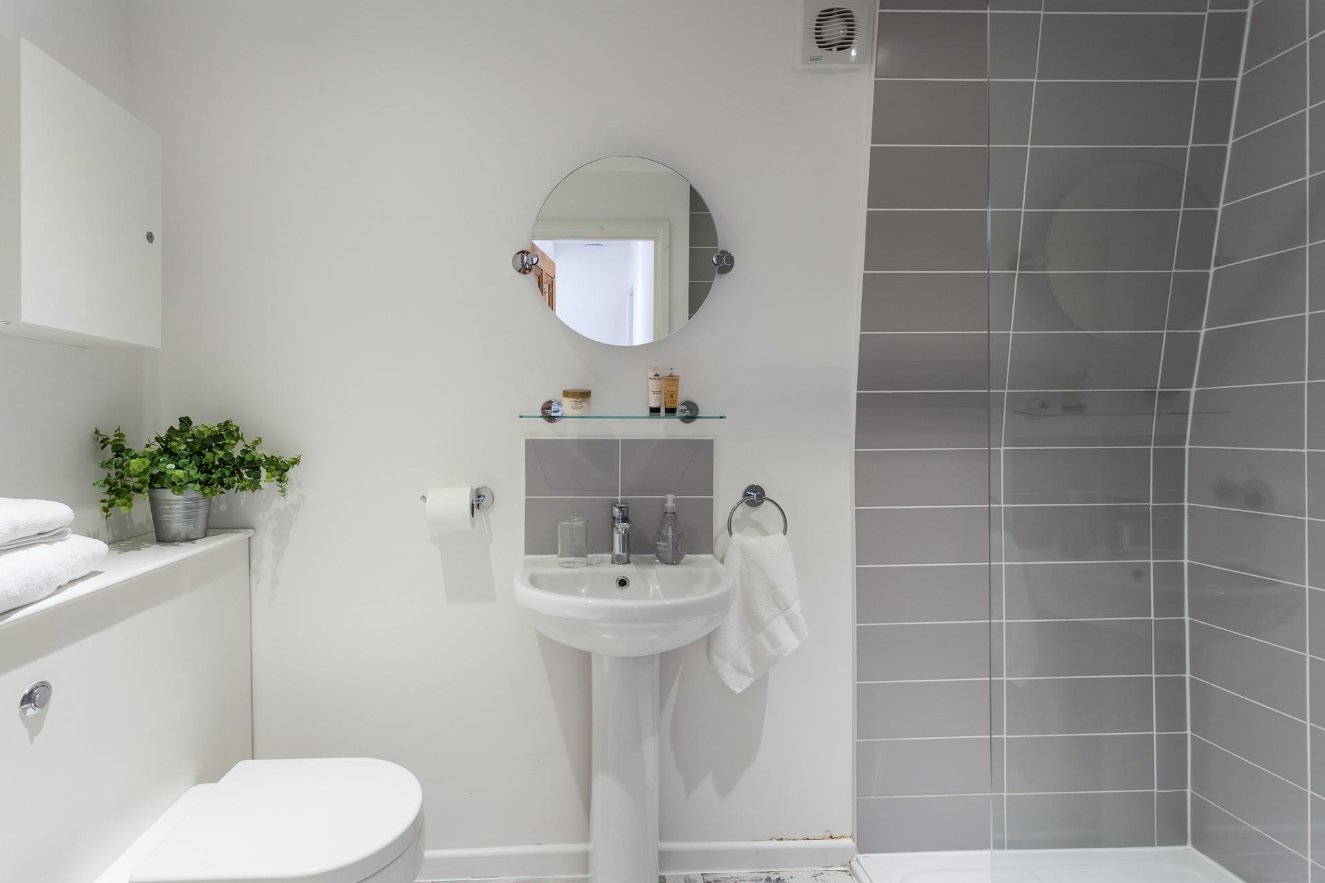 Wash off sandy toes and head out to enjoy a meal on the harbourfront.