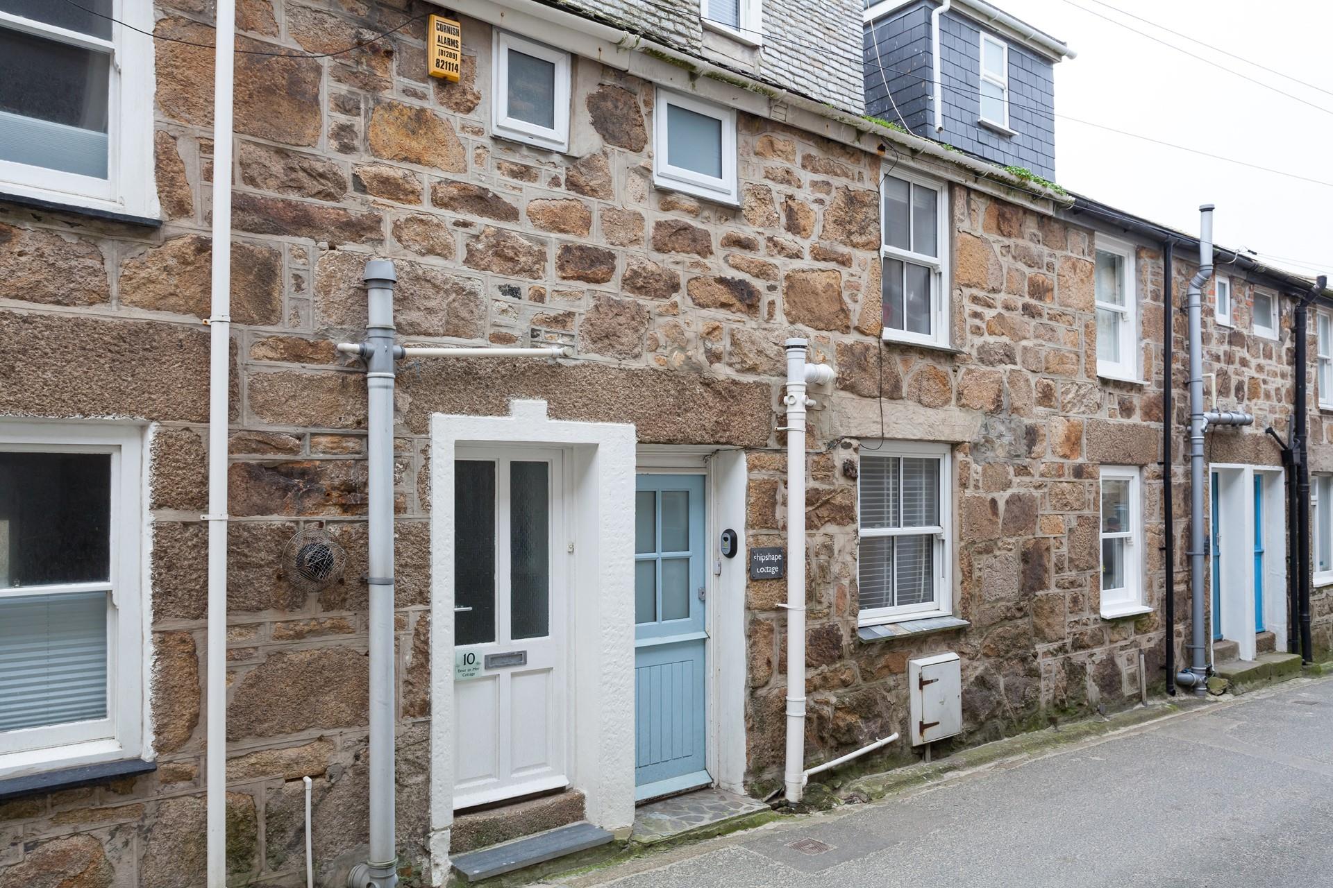 This cute cottage is the perfect bolthole for a seaside holiday.