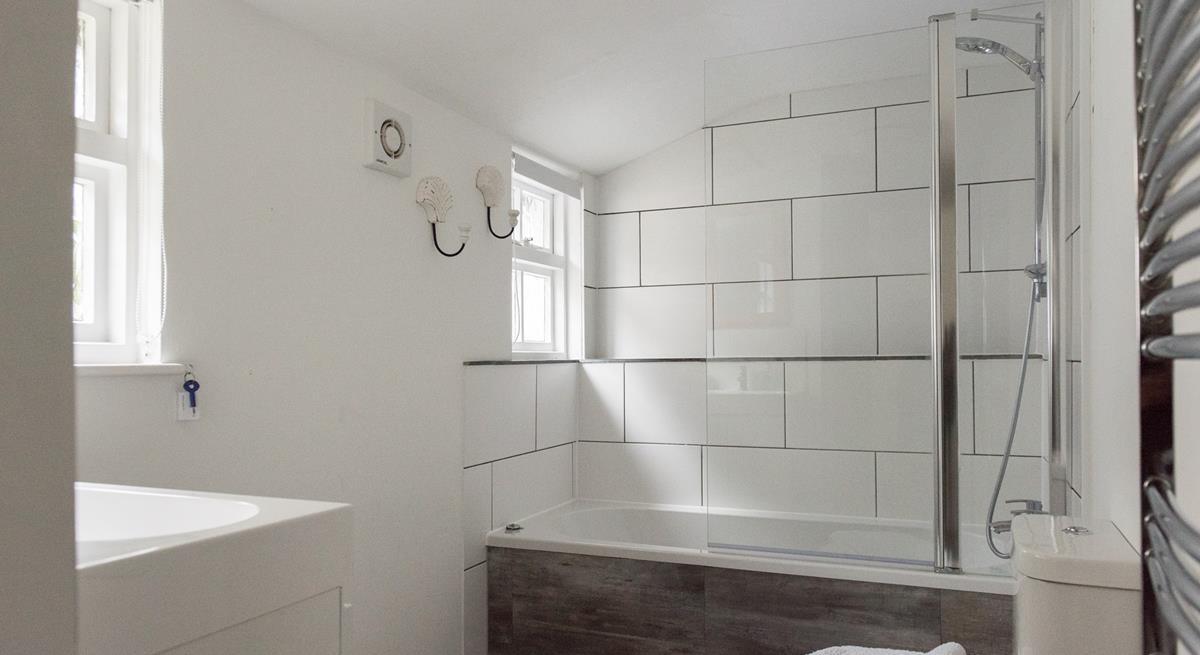 Unwind from the stresses of daily life soaking in the tub, don't forget the bubbles!