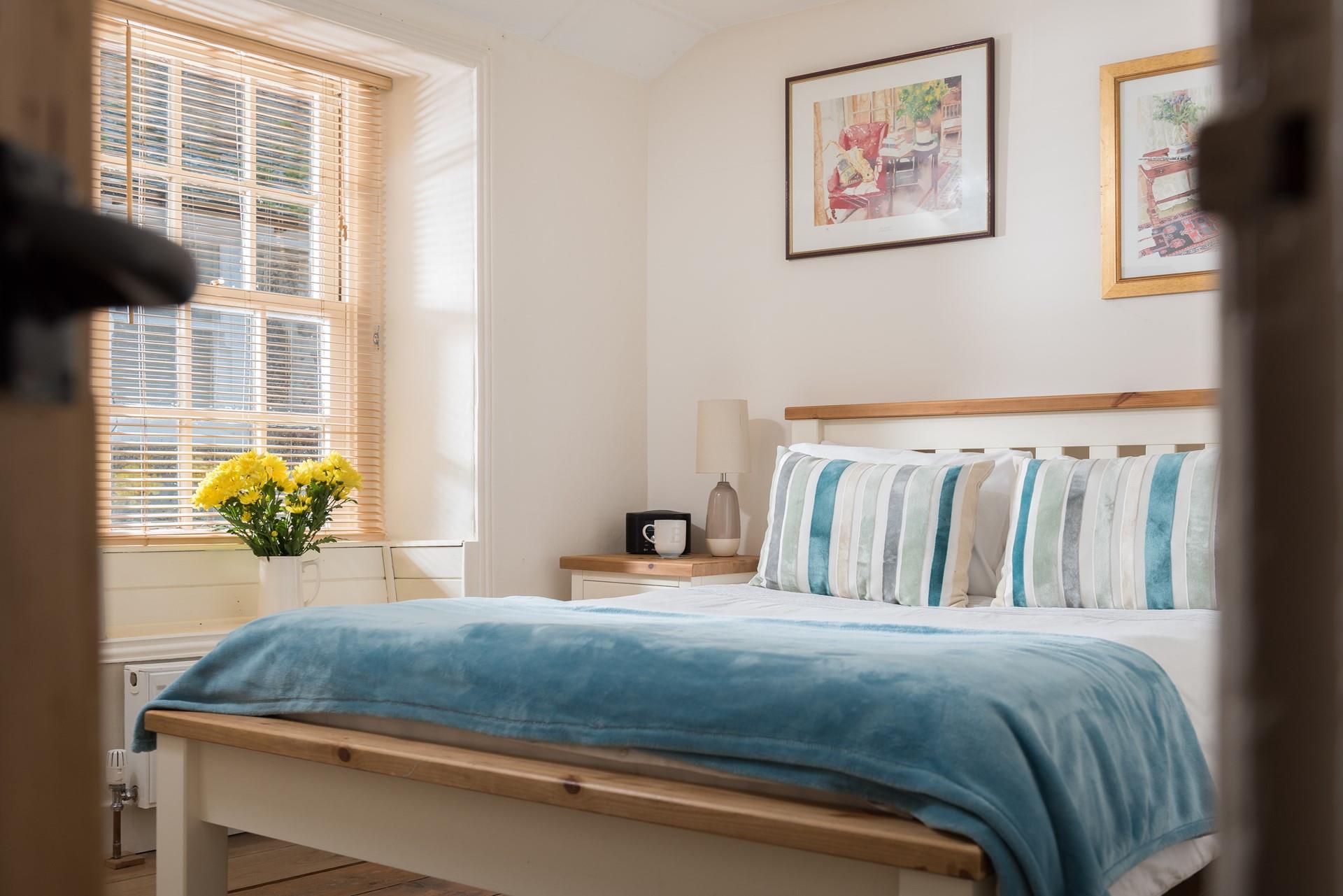 Dine out at a local dog-friendly restaurant and come to tuck into your comfy bed.