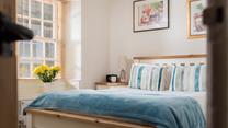 Dine out at a local dog-friendly restaurant and come to tuck into your comfy bed.