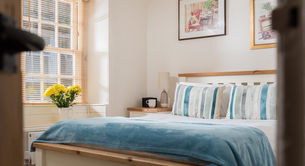 Dine out at a local dog-friendly restaurant and come to tuck into your comfy bed.