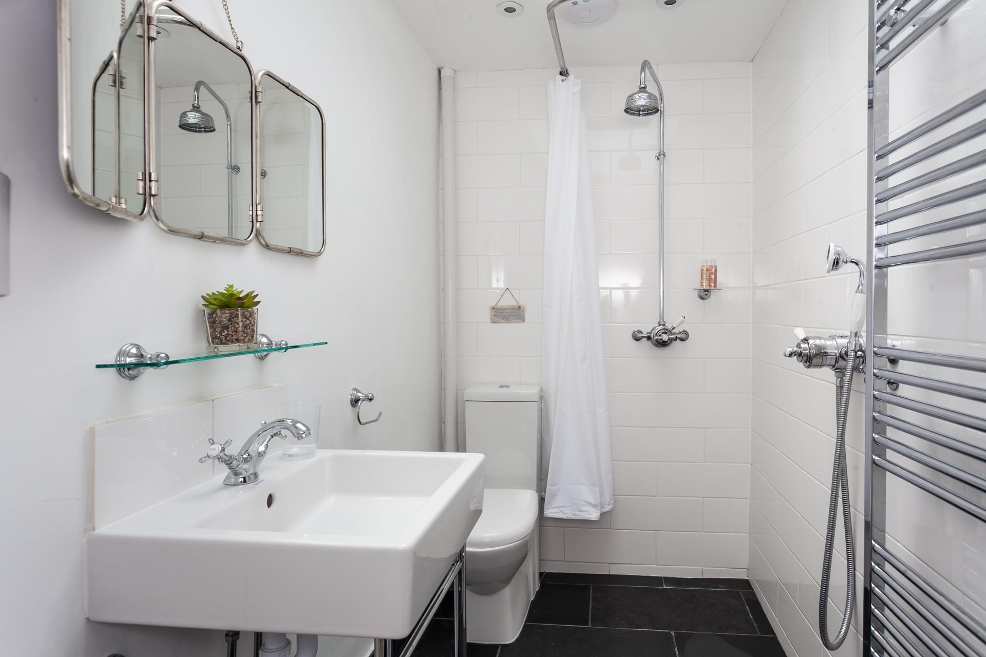 Start the day with an invigorating morning shower and towels straight from the heated rail.