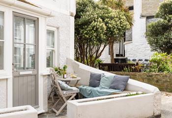 The little private courtyard outside the property is the perfect spot to sip your morning cuppa in the sunshine.