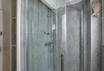 Start your day with a refreshing shower or wash away the sand after an action-packed day of coastline exploration! 