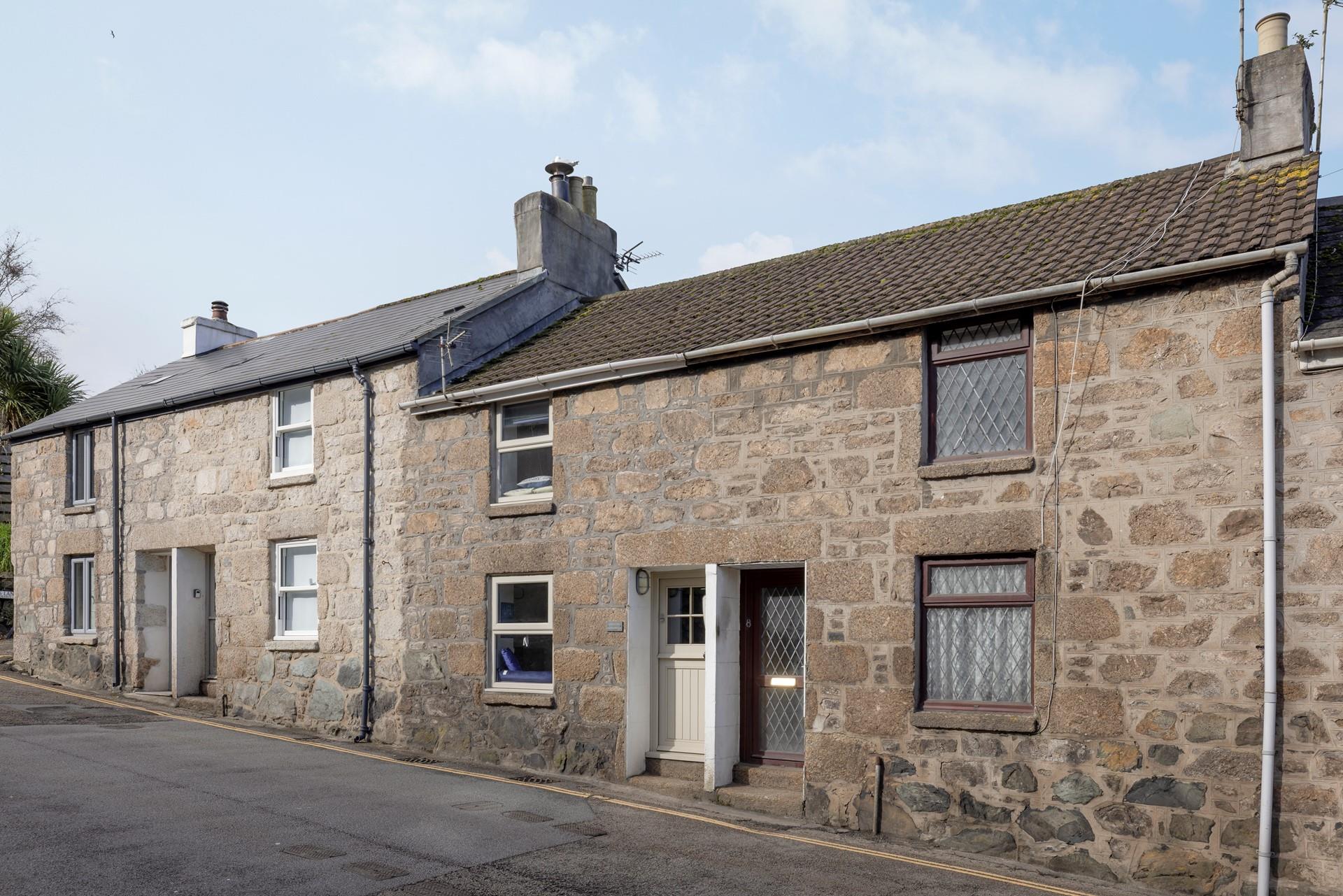 The cottage is set back from the hustle and bustle of the town, just a ten-minute walk to the centre of St Ives.