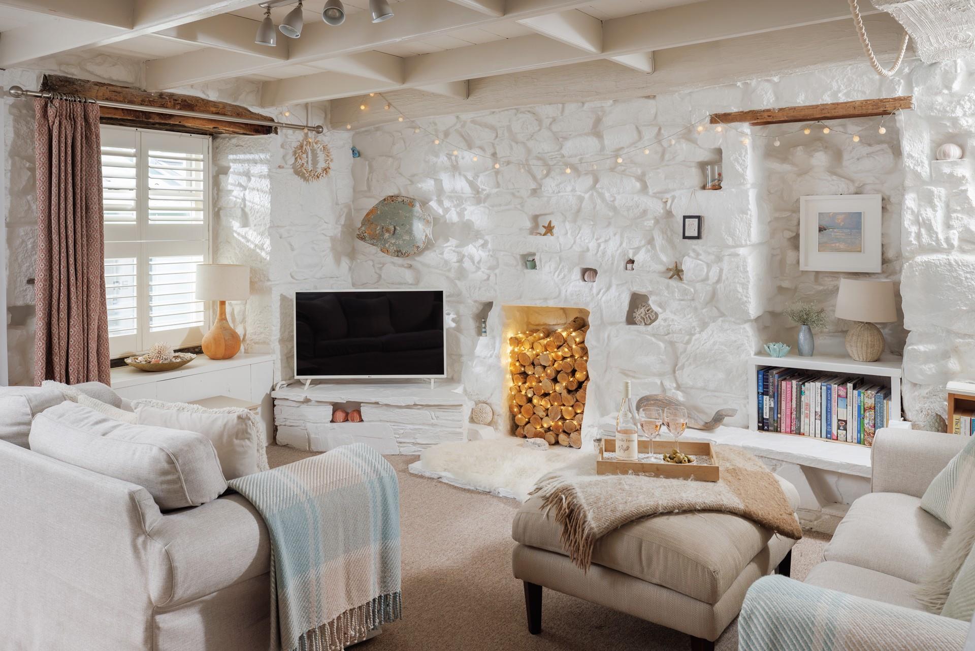 Unwind in the cosy cottage after spending your days on the beach.