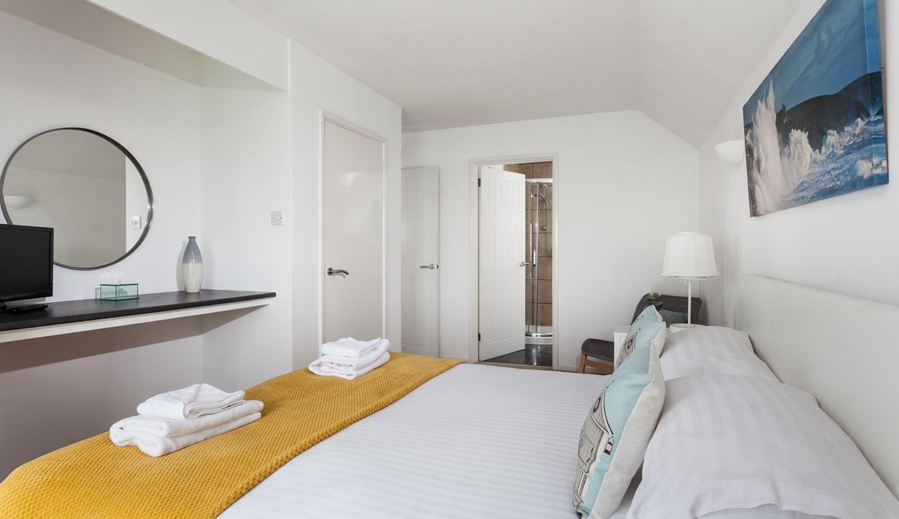 Wake up and start your day right with a hot shower in the en suite.