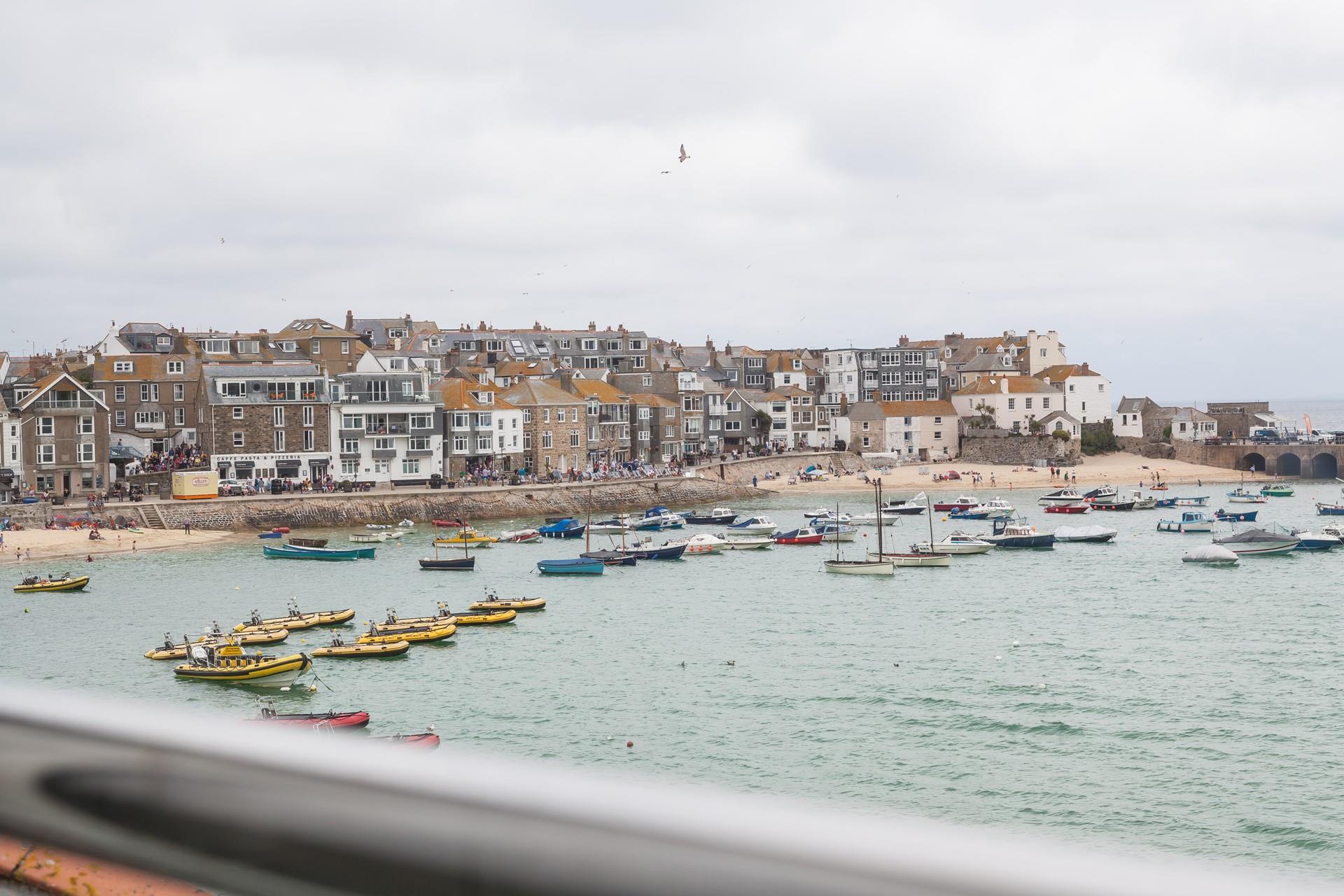 The harbour has lots of restaurants if you don't feel like cooking!