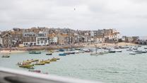 The harbour has lots of restaurants if you don't feel like cooking!