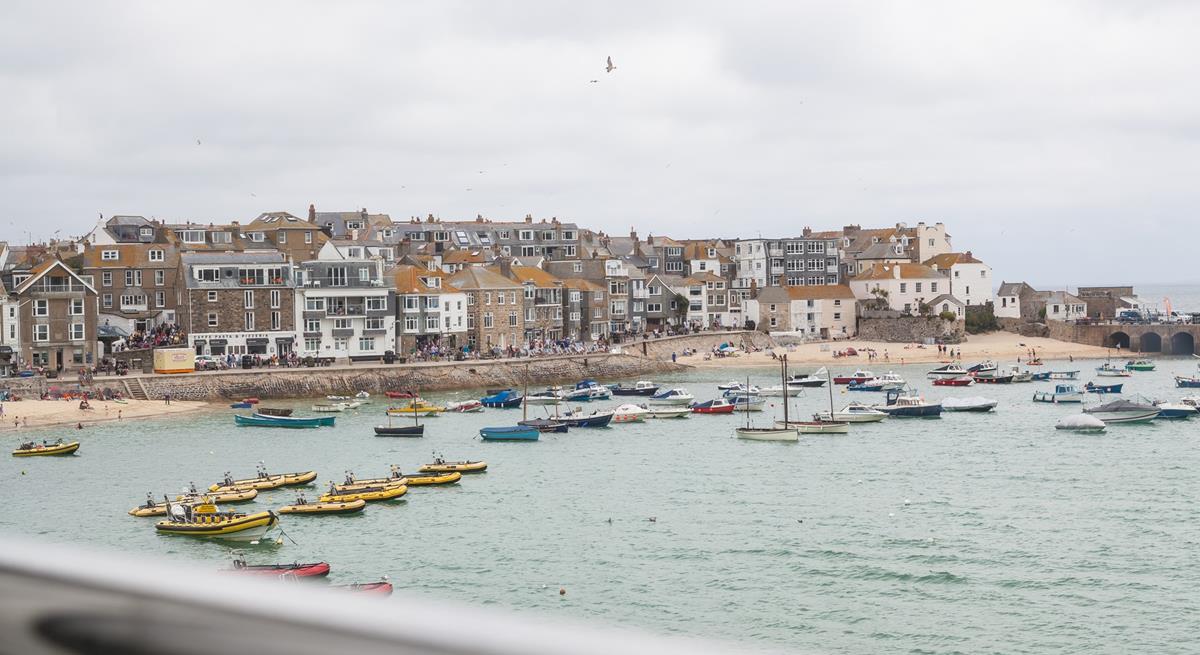 The harbour has lots of restaurants if you don't feel like cooking!