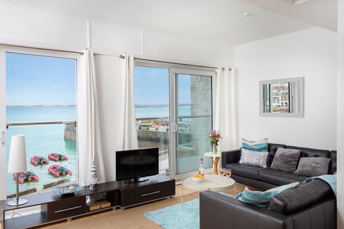 Onshore Apartment, Sleeps 6 in The Wharf