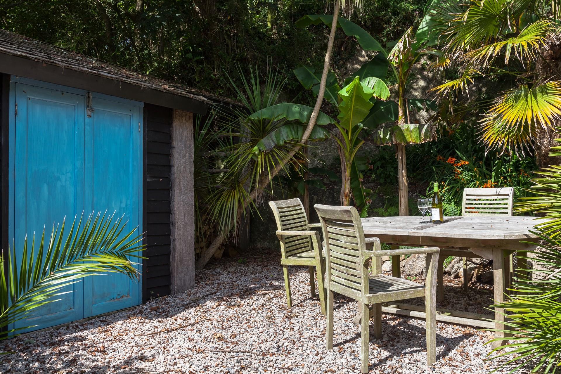 Treat yourself to al fresco lunches and lazy afternoons.