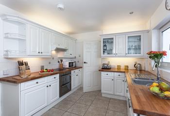The well-equipped kitchen is perfect for cooking up hearty breakfasts.