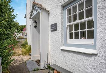 The access to the cottage is along traditional and charming cobbled streets.