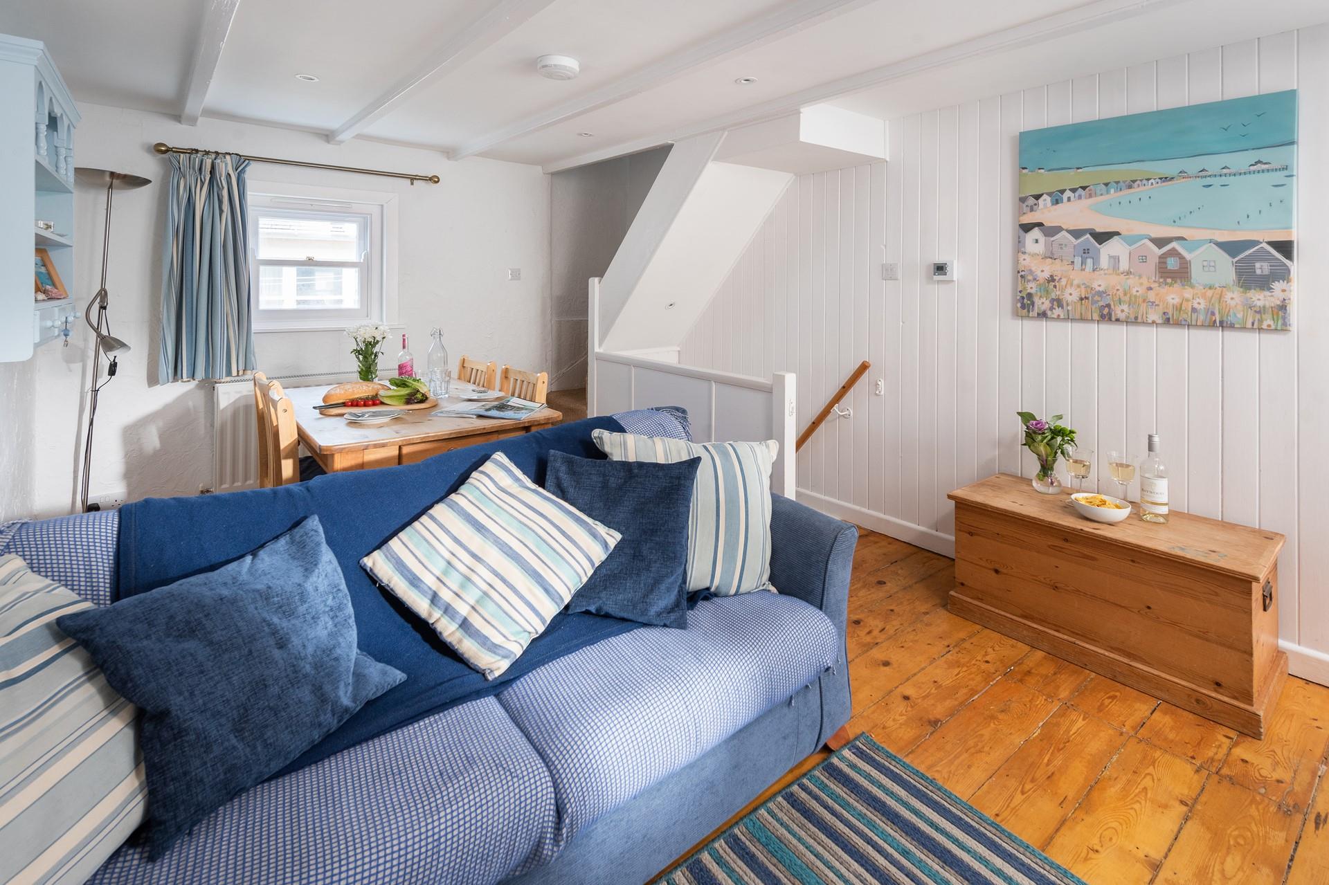A characterful fisherman's cottage, Cherry Cottage is just a mere stroll from the golden sands of Porthmeor beach!