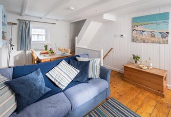 A characterful fisherman's cottage, Cherry Cottage is just a mere stroll from the golden sands of Porthmeor beach!