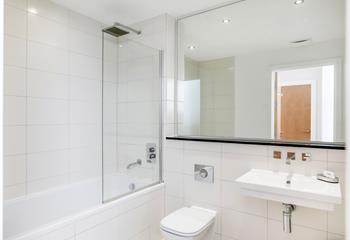 The family bathroom provides the extra space needed when holidaying as a family of four.