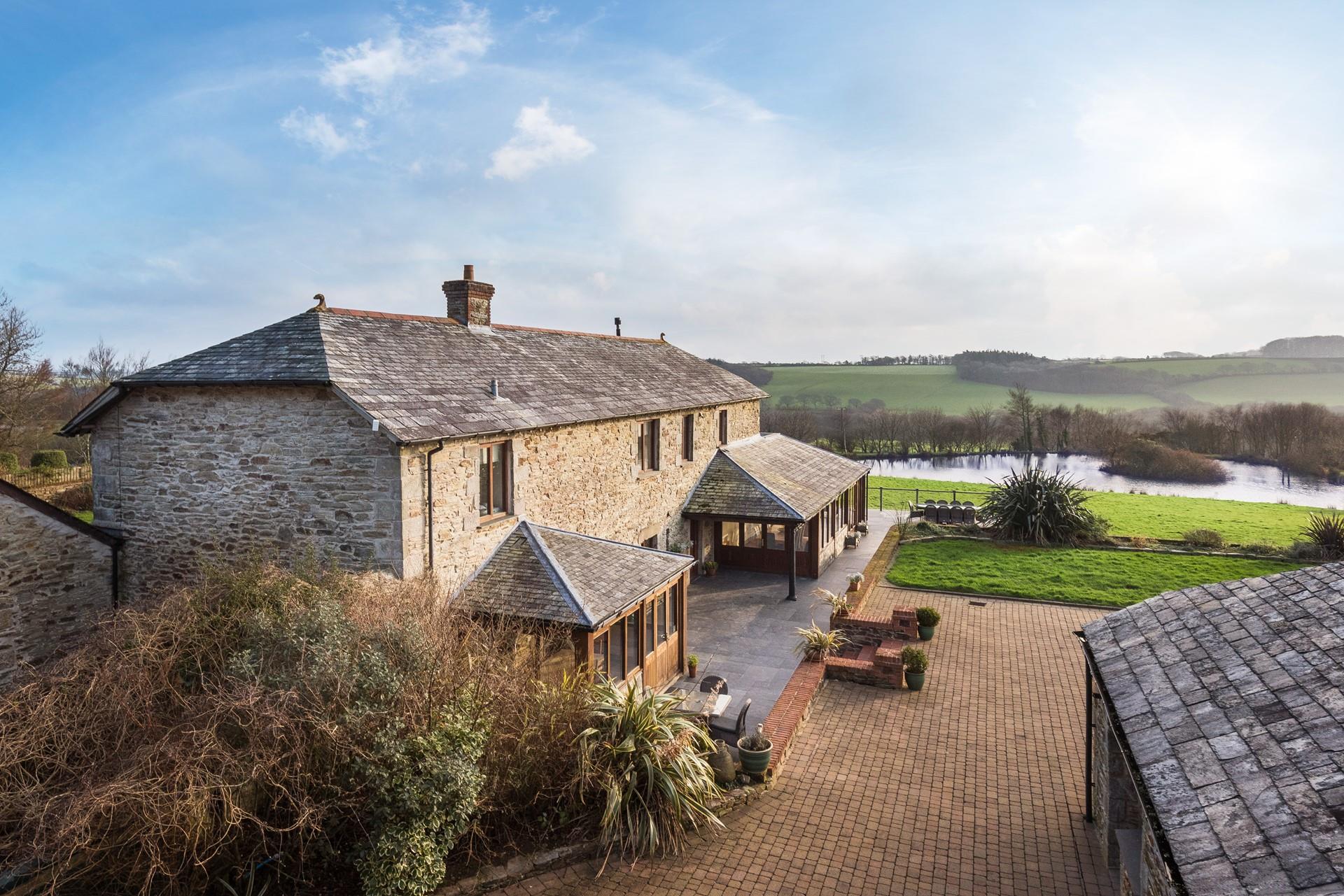 Hendra Barn Mid Cornwall Aspects Holidays - 