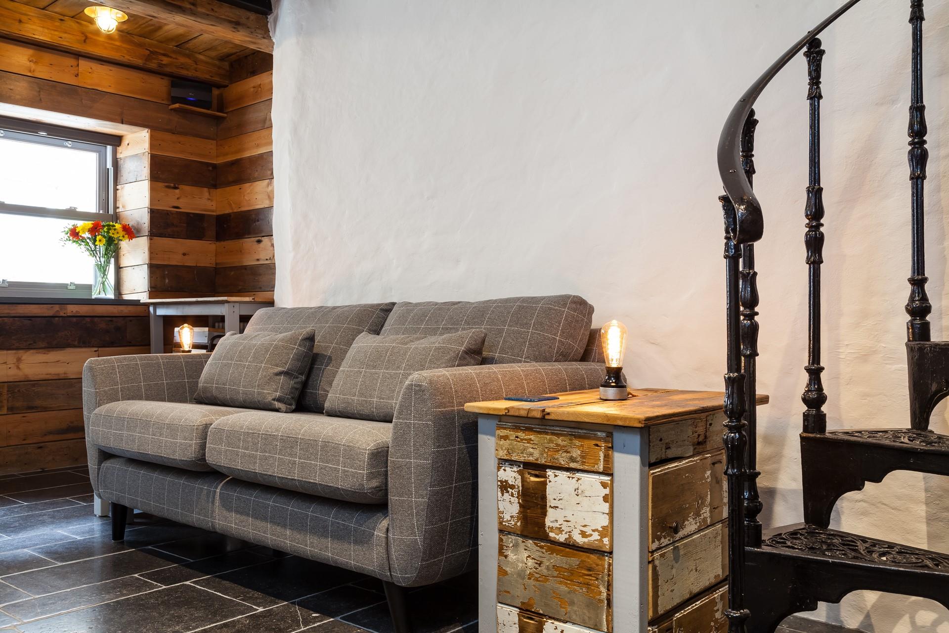 Earthy tones have created a haven of quiet and relaxation.