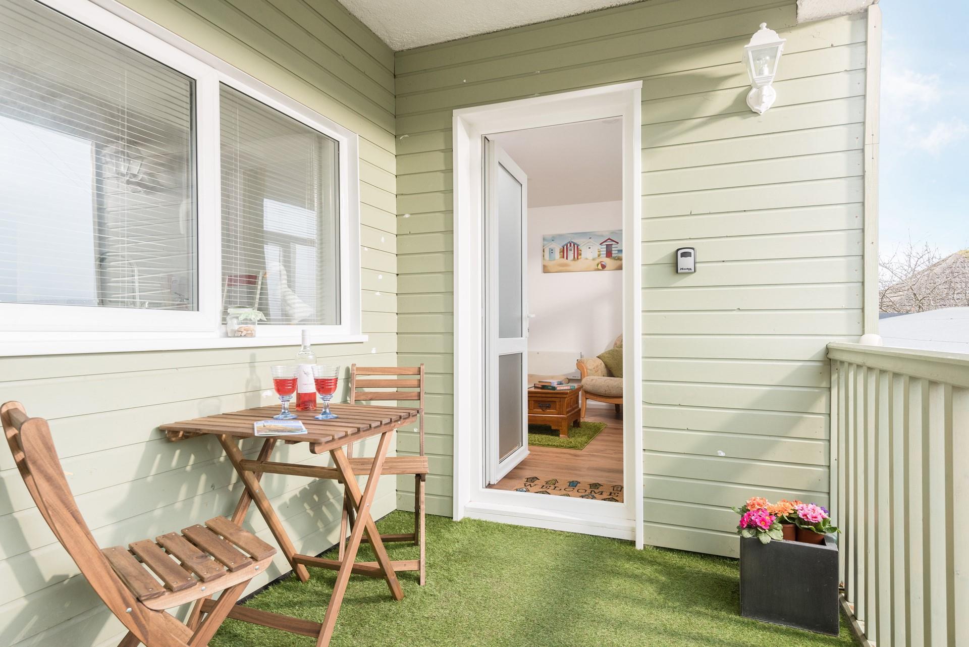 The courtyard provides the perfect area to breathe in the fresh Cornish air whilst dining al fresco.