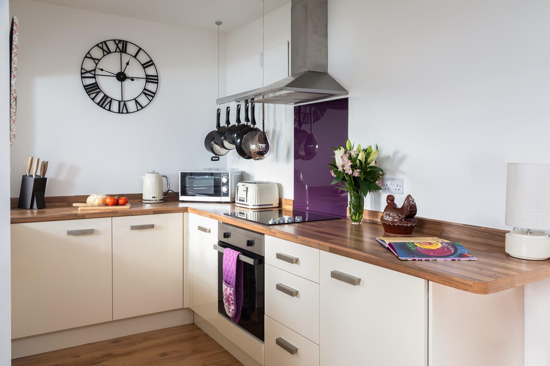 Pick up some local produce and cook up something delicious in the modern kitchen. 