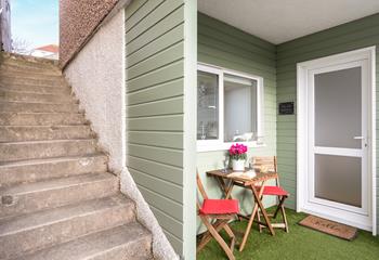 This lovely little bolthole for two is located near to popular Fistral beach.