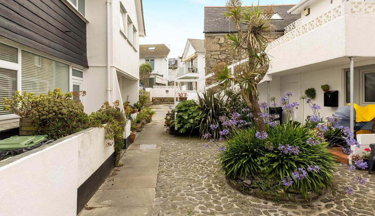 Porthgiwdden beach is just steps away from White Cove!