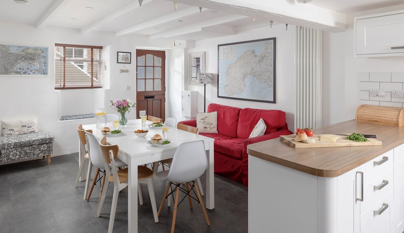 Enjoy each others company with ample seating in the kitchen and dining room. 