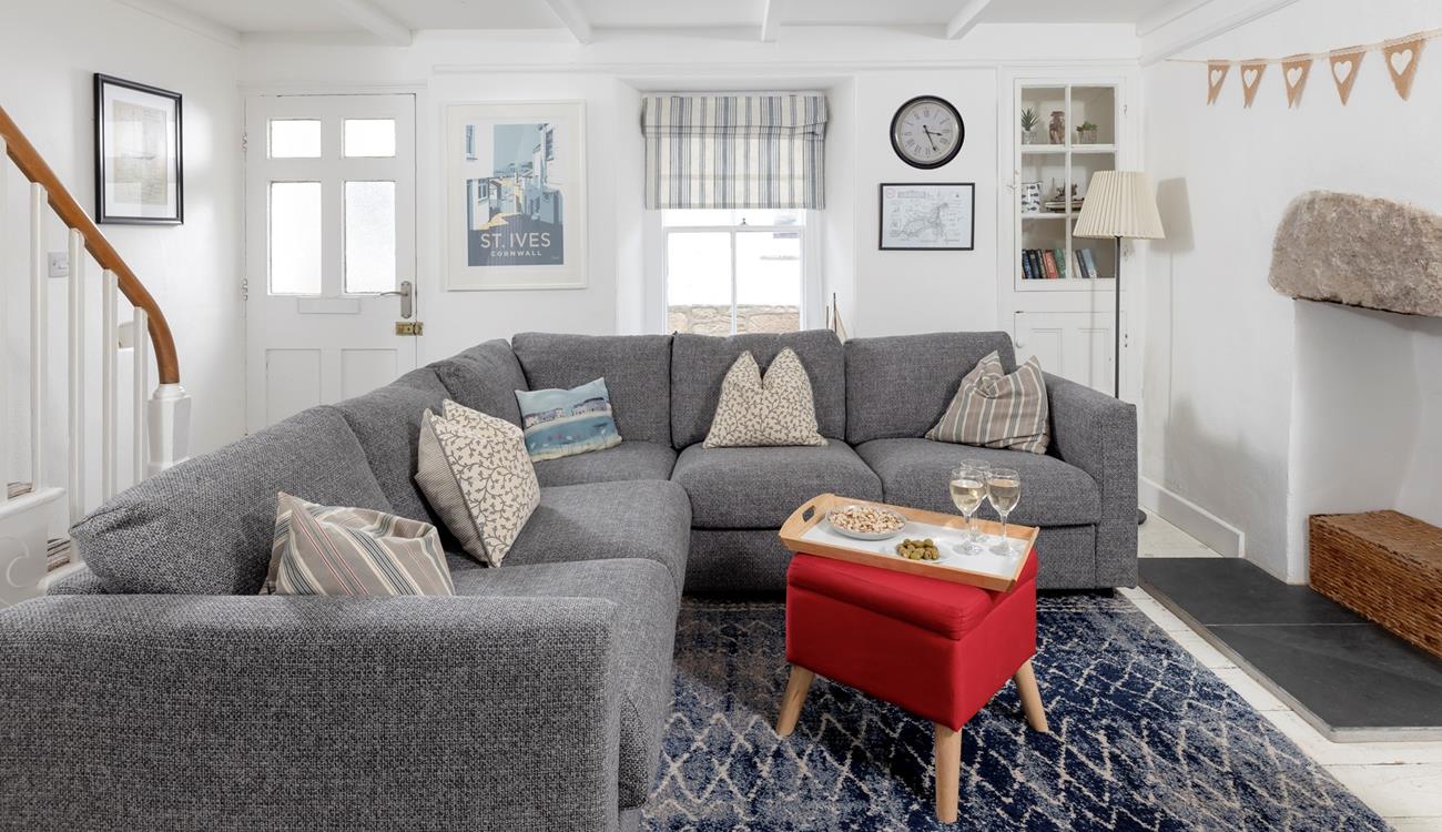 The cosy lounge is situated on the first floor.