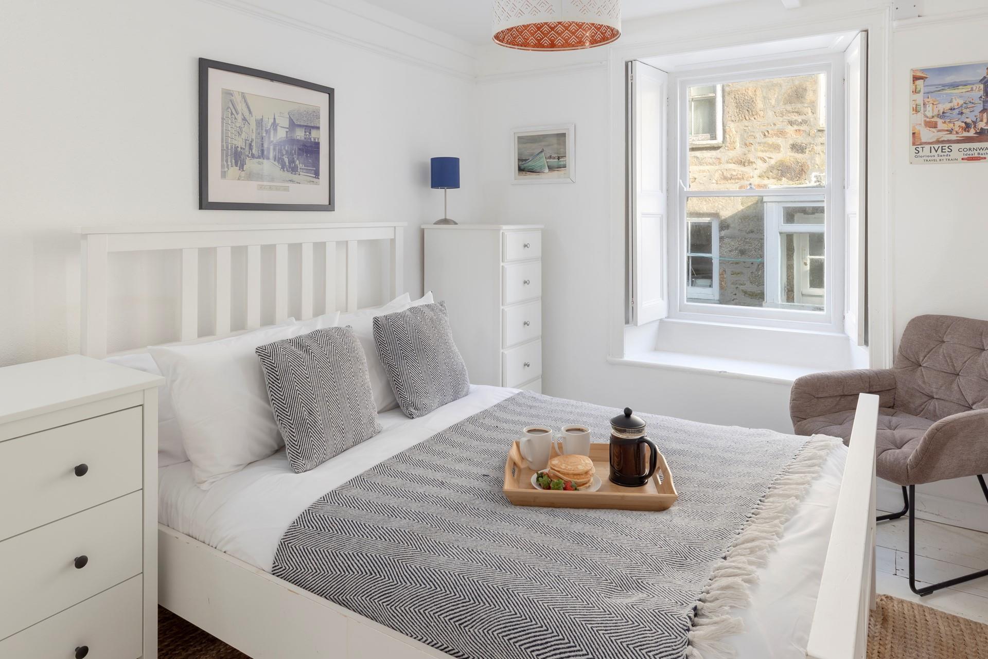 Wake up to the sound of seagulls and the sun streaming into your room. 