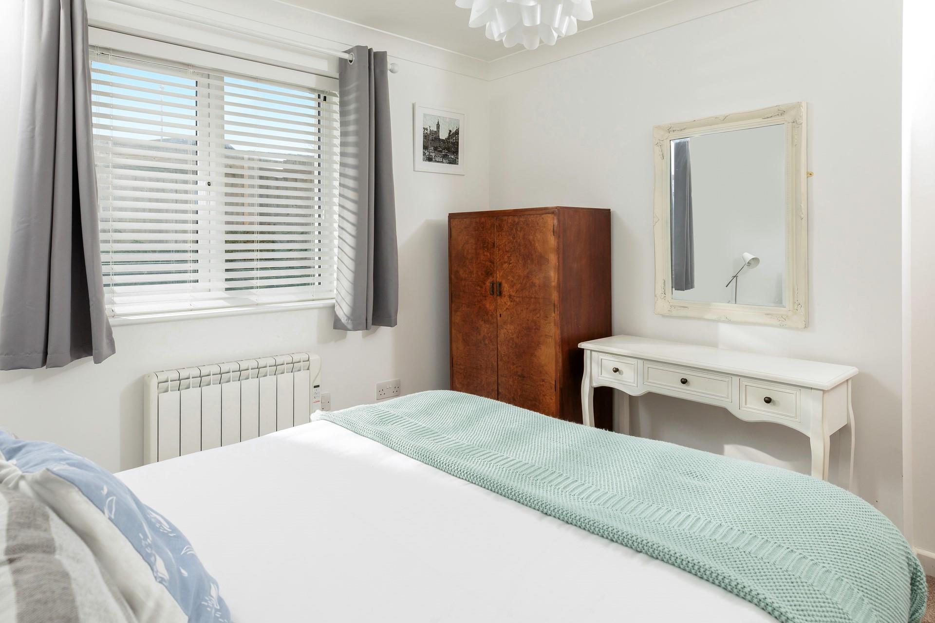 Treat yourself to lazy mornings in bed or rise early to have breakfast by Porthleven harbour!