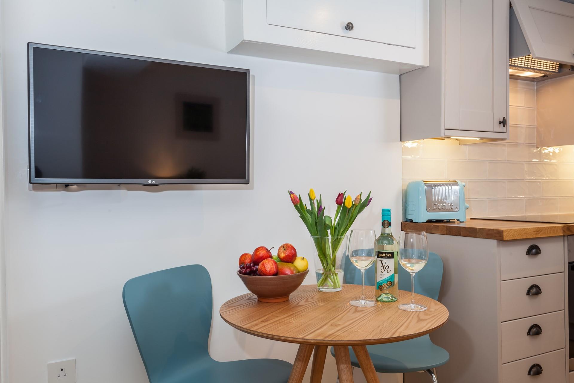 The dining area is a lovely space to enjoy a meal before heading out to explore St Ives.