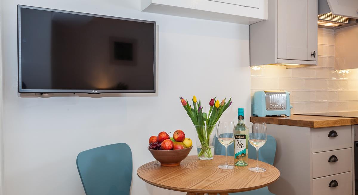 The dining area is a lovely space to enjoy a meal before heading out to explore St Ives.