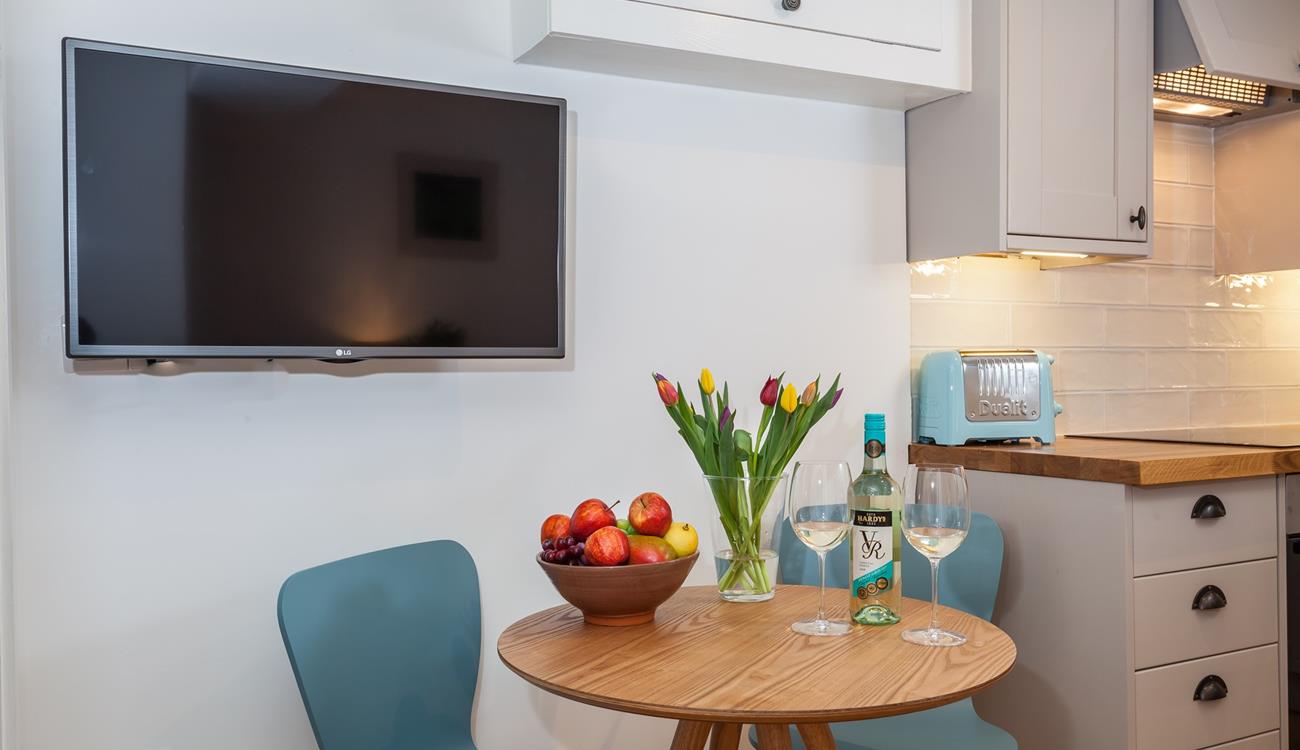 The dining area is a lovely space to enjoy a meal before heading out to explore St Ives.