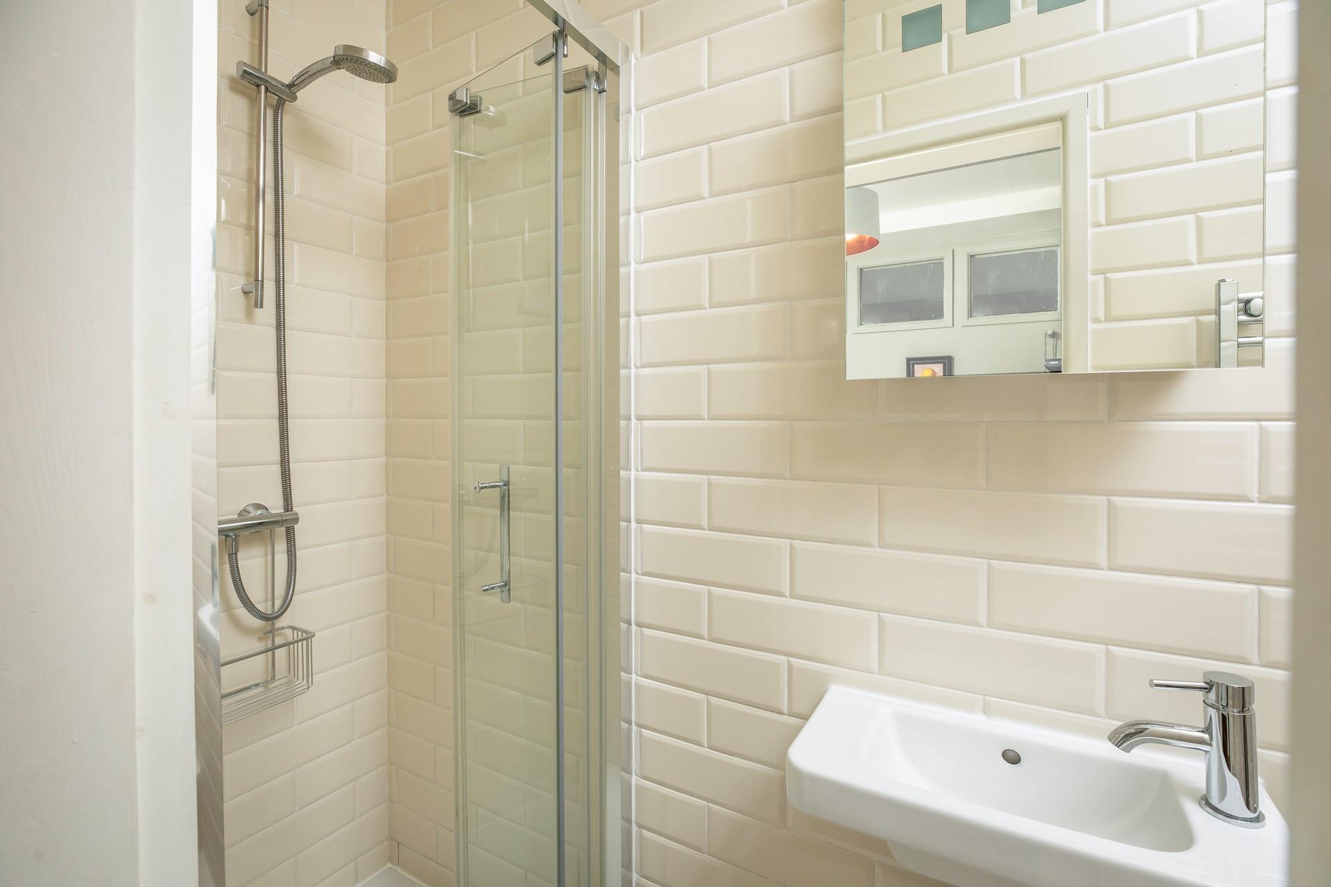 Freshen up for a night out exploring the many bars and eateries in St Ives.