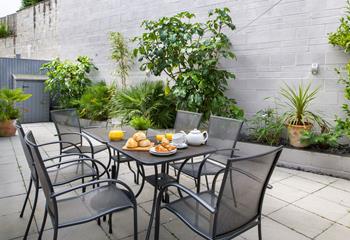 Make the most of those warmer days and dine al fresco on the private patio. 