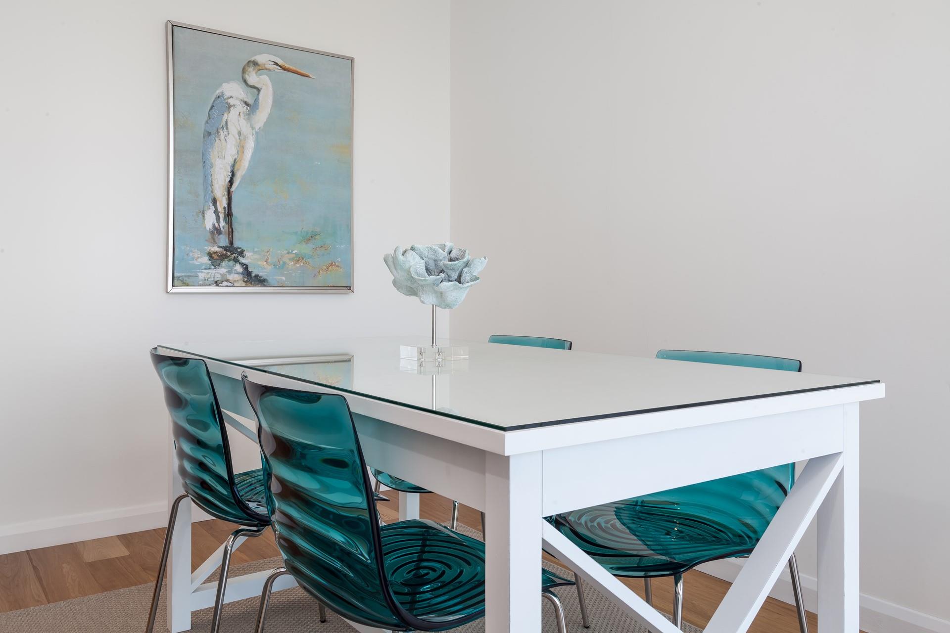 Sit around the dining table and tuck into a hearty breakfast to start the day right.