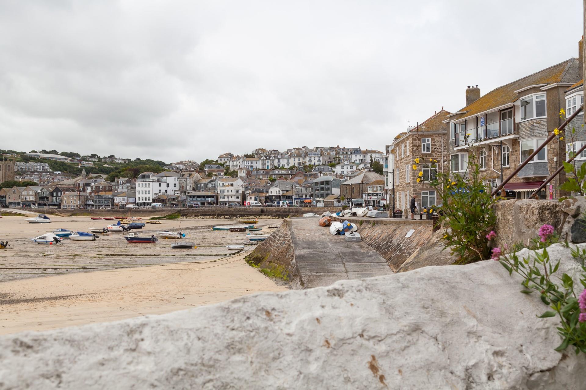 The picturesque harbour is right on your doorstep! 