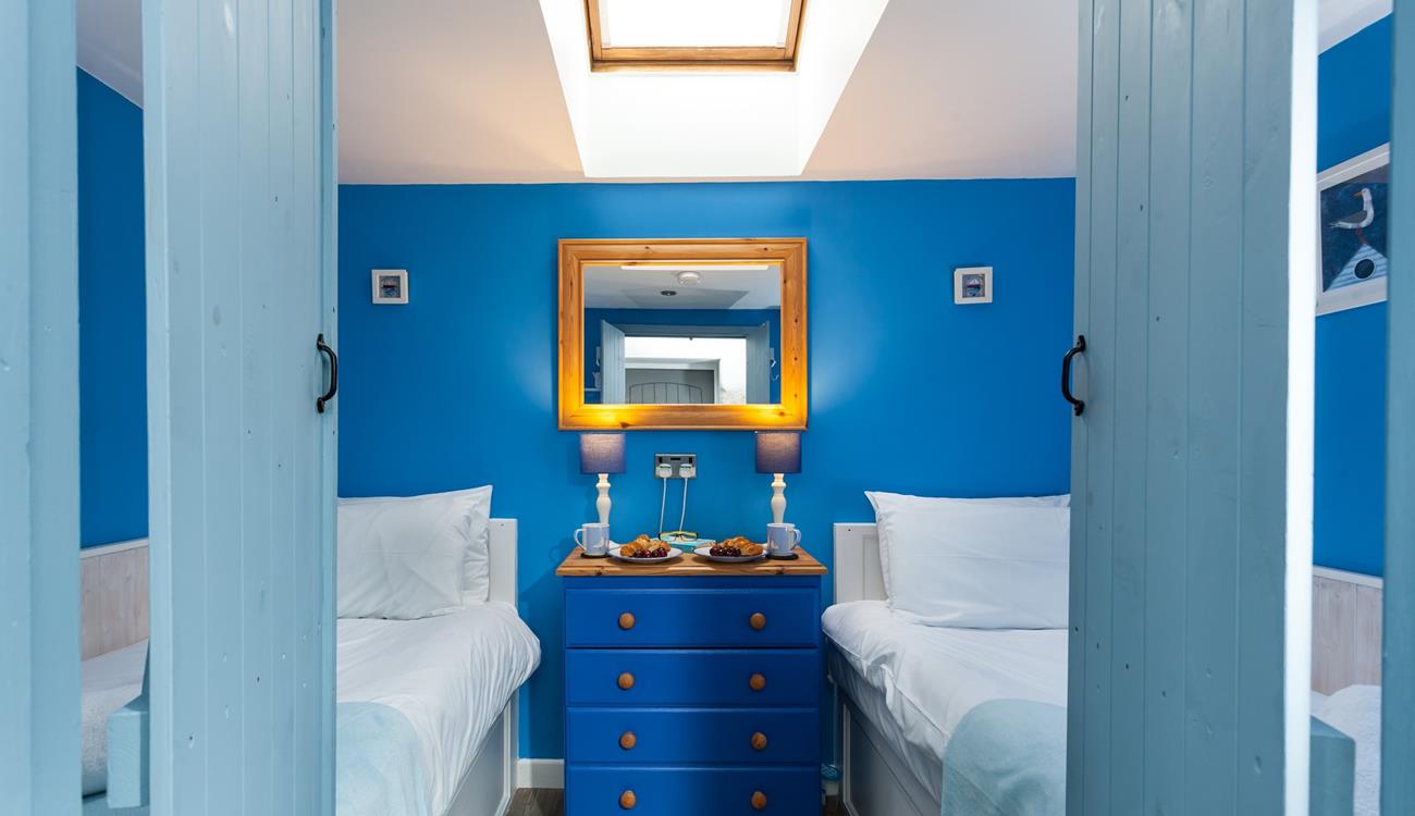 The kids will love exploring the rockpools on Perranuthnoe beach, see if you can catch some crabs!