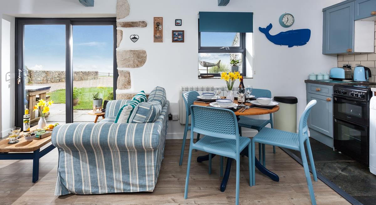 Pack a picnic to take down to the beach, snacks and ice creams can also be purchased from The Cabin Cafe right by Perranuthnoe beach.