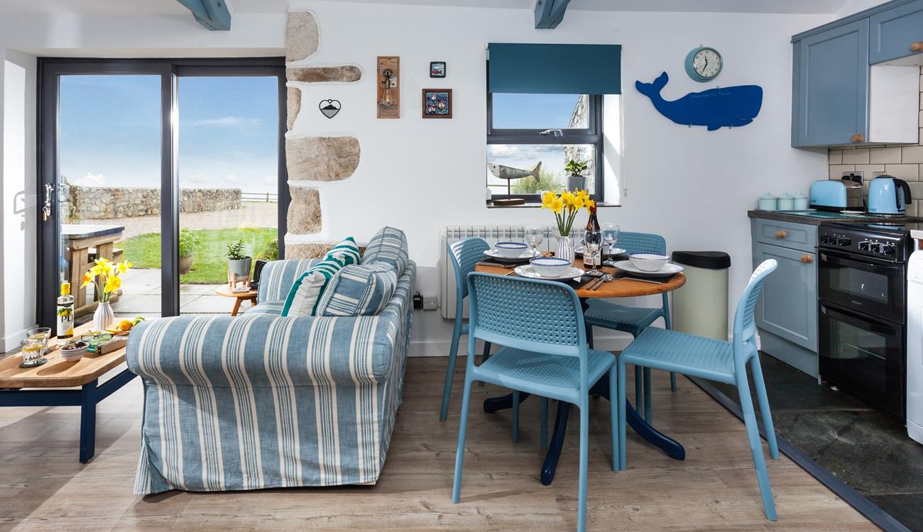 Pack a picnic to take down to the beach, snacks and ice creams can also be purchased from The Cabin Cafe right by Perranuthnoe beach.