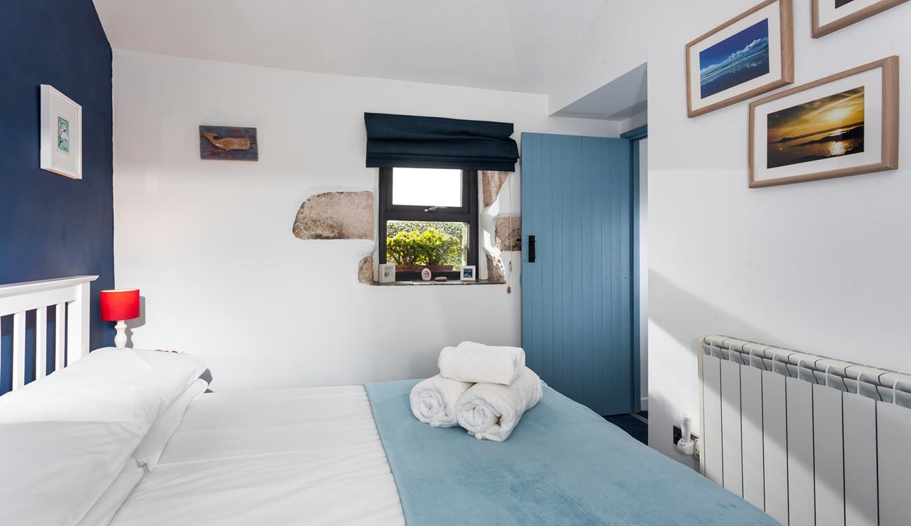 Wake up and treat yourself to breakfast in bed before heading out, head to Prussia Cove if you want to see a real hidden gem.