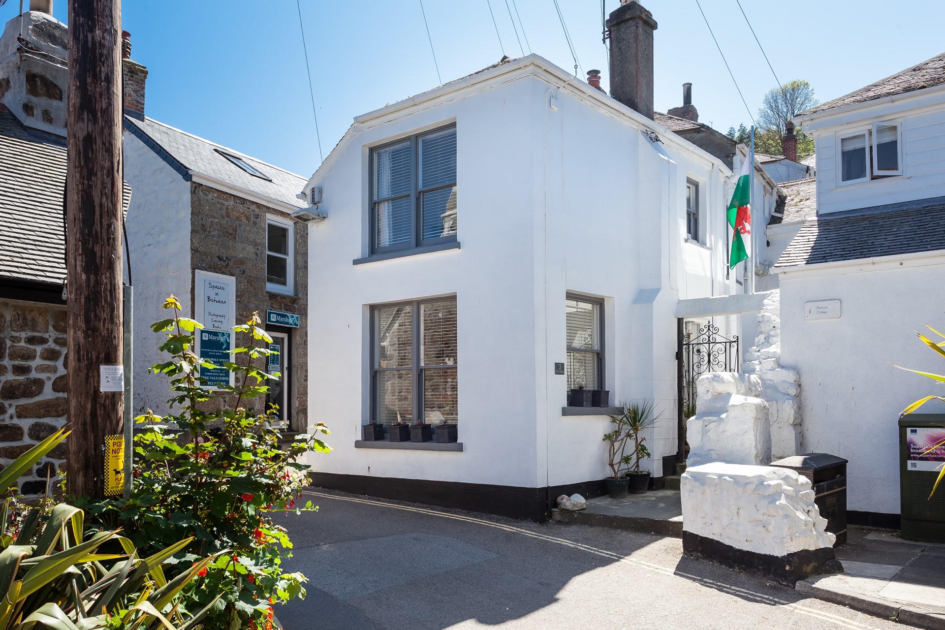 Chy Bean is a perfect cottage for exploring the treasures of Mousehole.