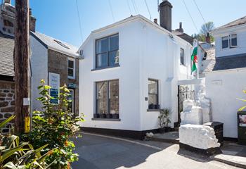 Chy Bean is a perfect cottage for exploring the treasures of Mousehole.