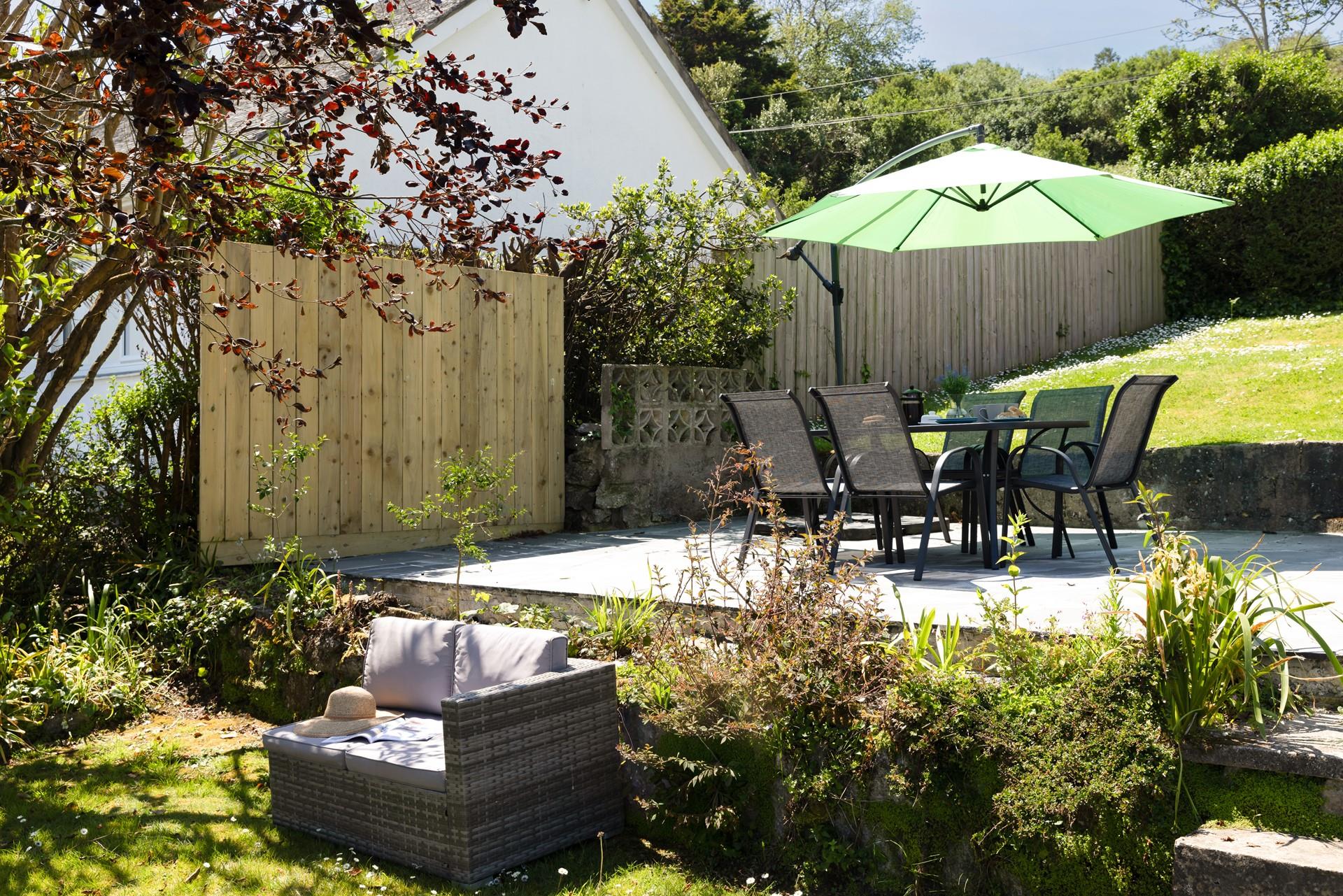 Lounge in the sunshine whilst with the ocean as your view. 
