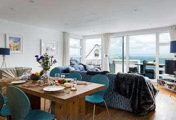 You can even enjoy the views whilst enjoying home-cooked meals or a local takeaway!