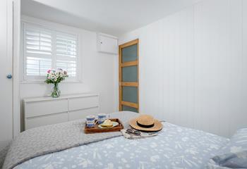 There's plenty of drawer storage so you can unpack with ease.