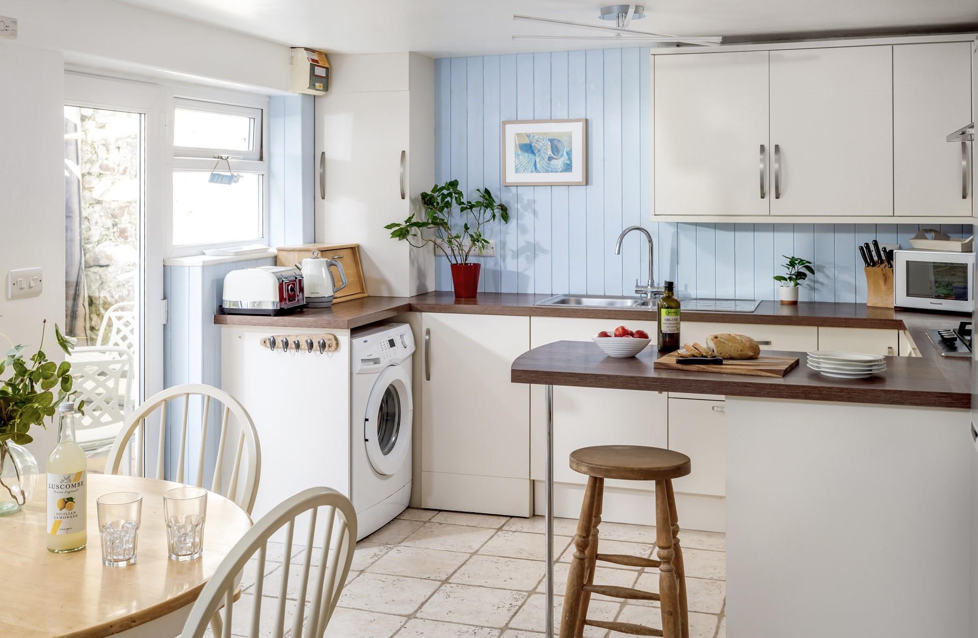 The kitchen is perfectly equipped to cook up a storm for dinner.